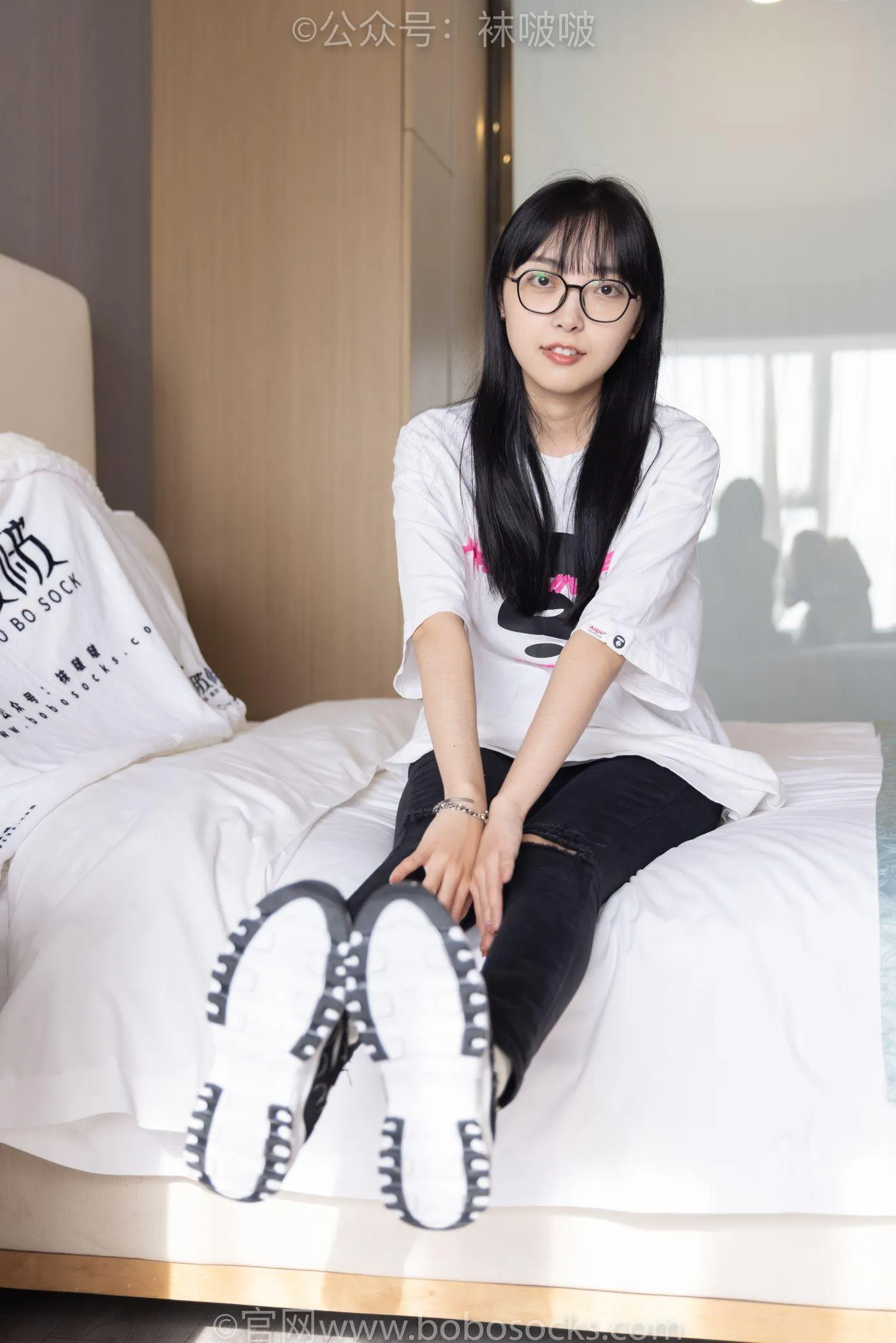 [BoBoSocks袜啵啵]NO.055 稚予-斯凯奇运动鞋、白棉袜、黑棉袜 [139P]插图7